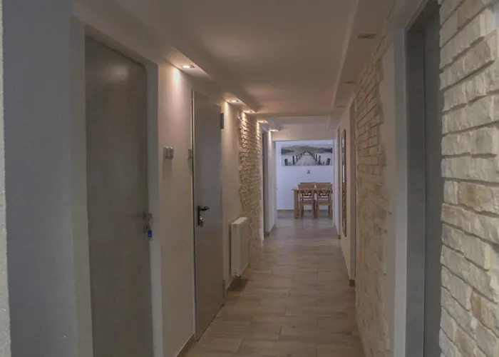 Abrakadabra בית הארחה 3*